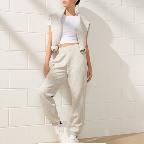 Abercrombie & Fitch Pants - Abercrombie & Fitch YPB neoKNIT Jogger (M)